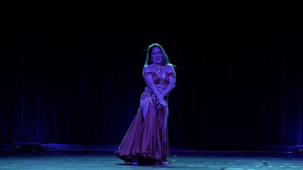 Espetáculo Balady Ya Wad by Hannyah 2025. Coreografia Fakarouni Oum Kalthoum.