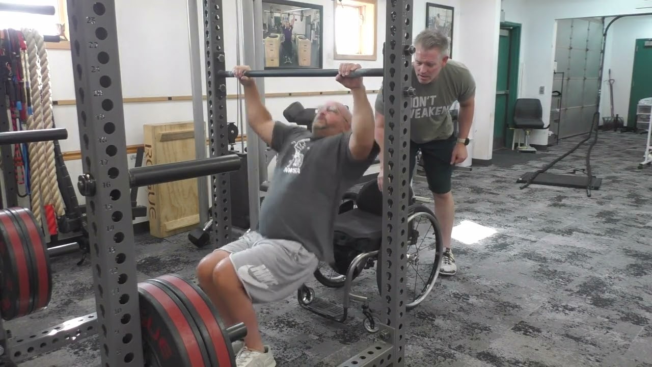 Chris Parnell & Travis Hasenkamp - Crossfit Hero Workout Havana; Swing/Pullup/Situp/Row Intervals