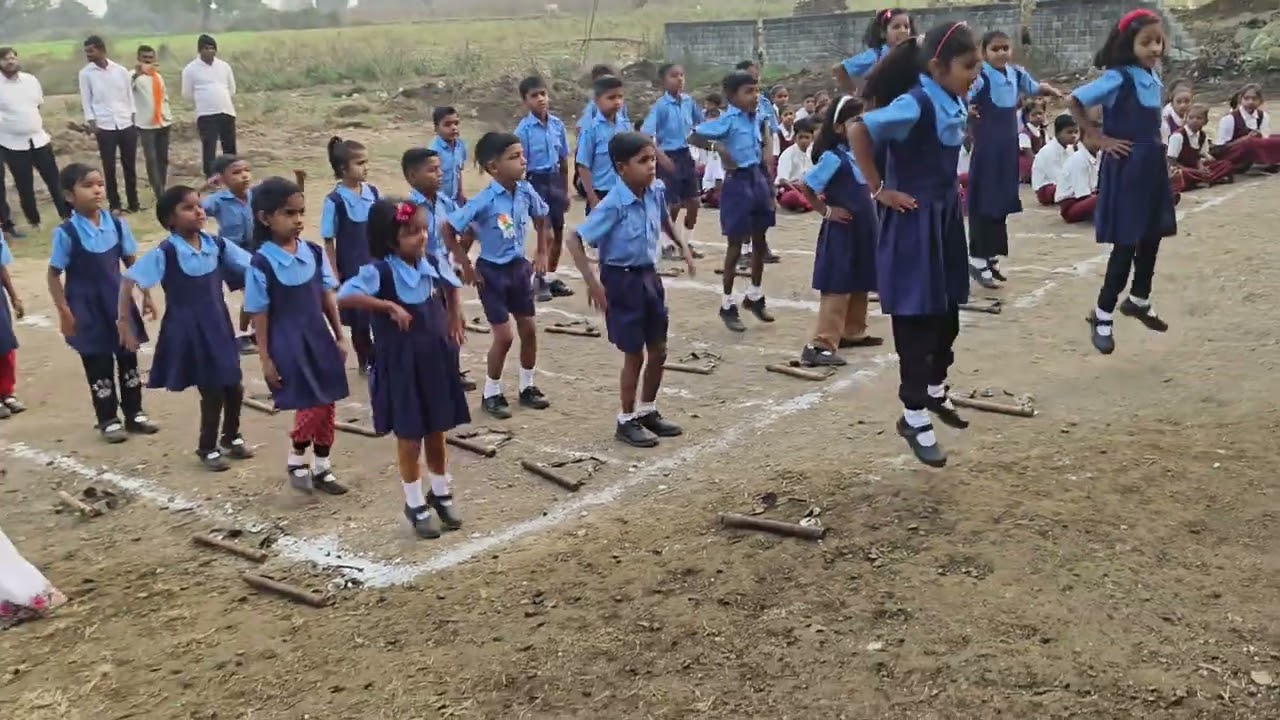 जिल्हा परिषद प्राथमिक शाळा हिरापूर प्रजासत्ताक दिन संगीत कवायत 2026