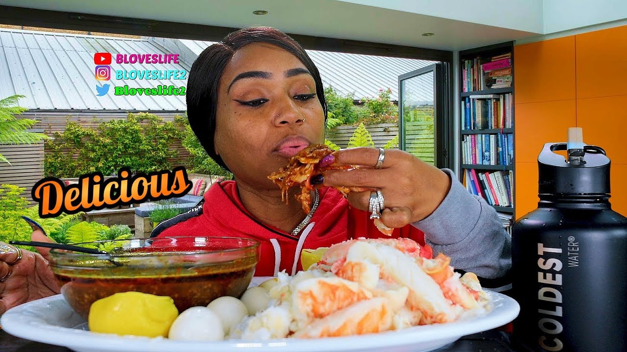 Huge King Crab Legs Deshelled