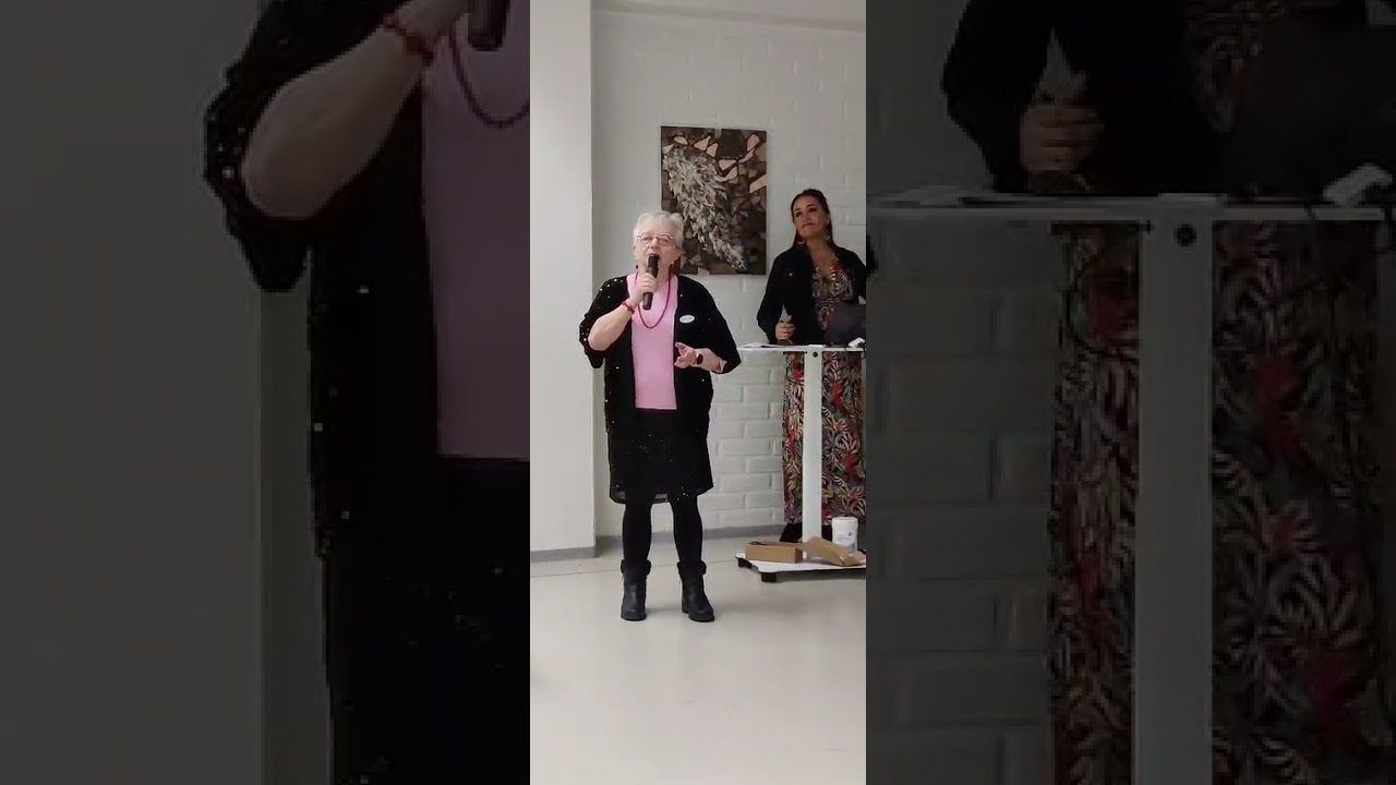 KAIPAUS, eläkeläisvierailulla Vantaalle. Tanssityttö Satumaarit💗🎶💃