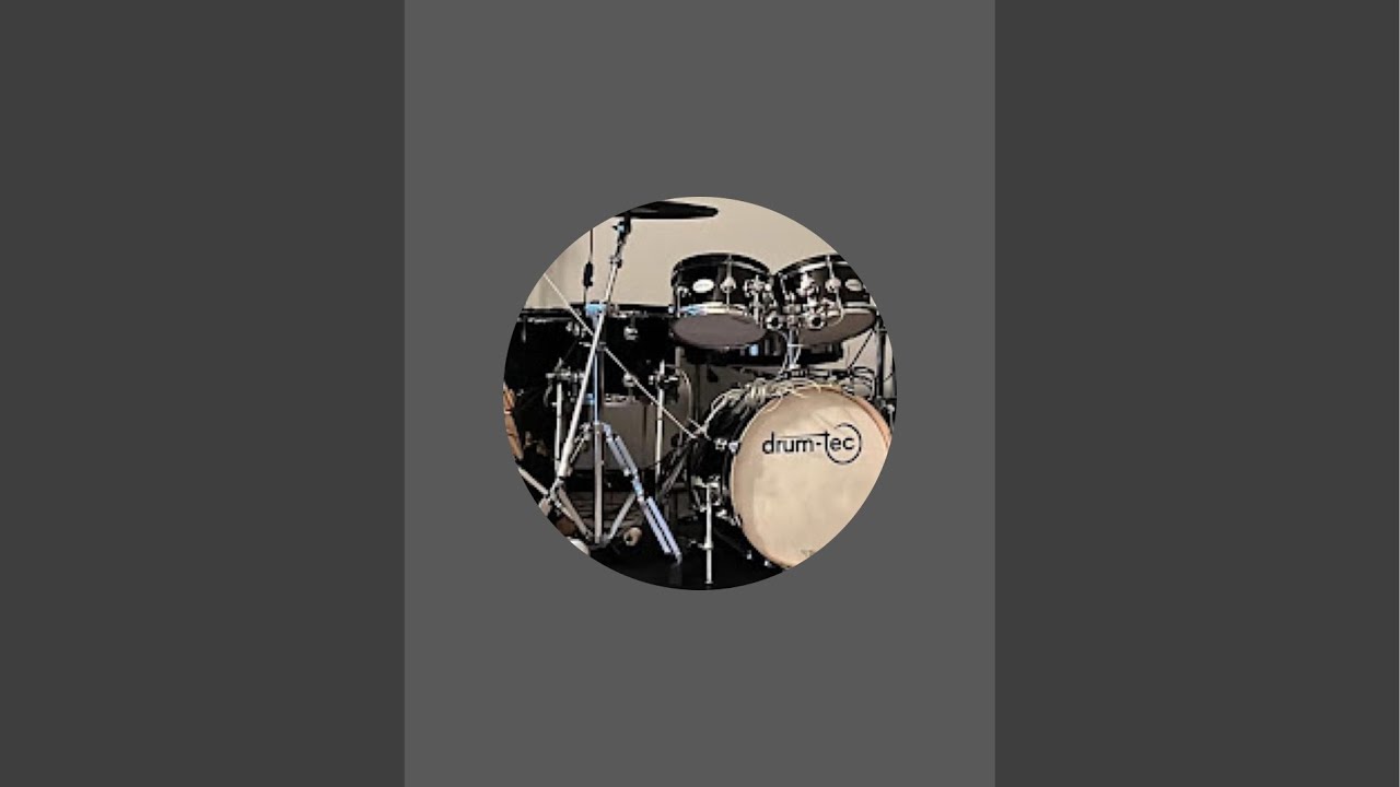 Music production , Drumming and more sta trasmettendo dal vivo.