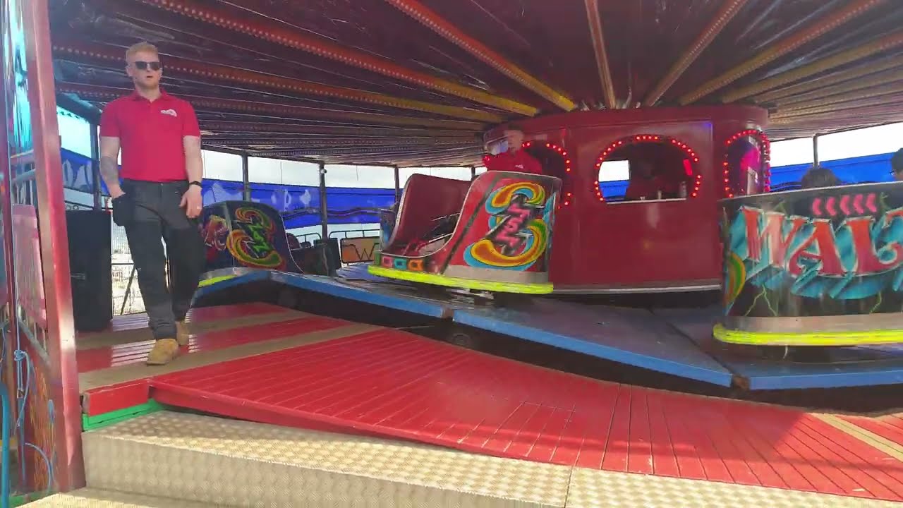 Central Pier Waltzers 2022 🎠