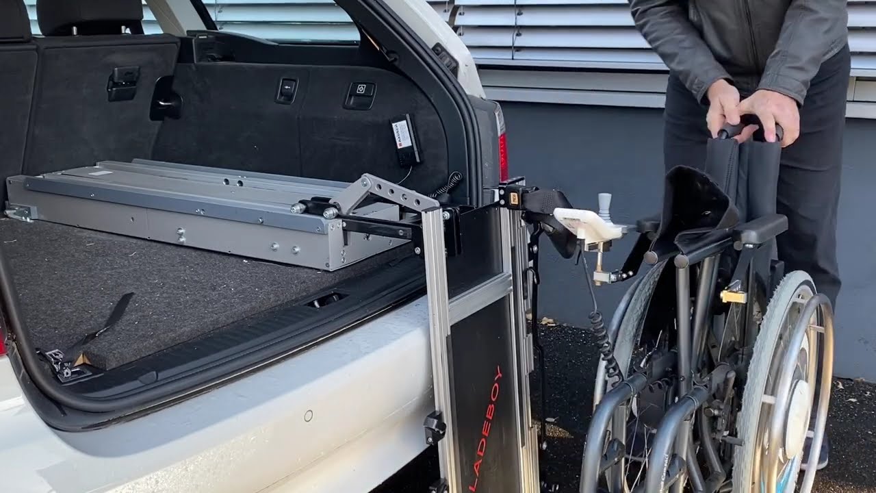 Rausch Technik LADEBOY im BMW 2er Active Tourer