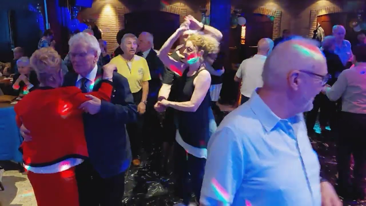 Veel plezier vanuit Dancing Waldeslust groetjes van ons en The Chiefs natuurlijk 