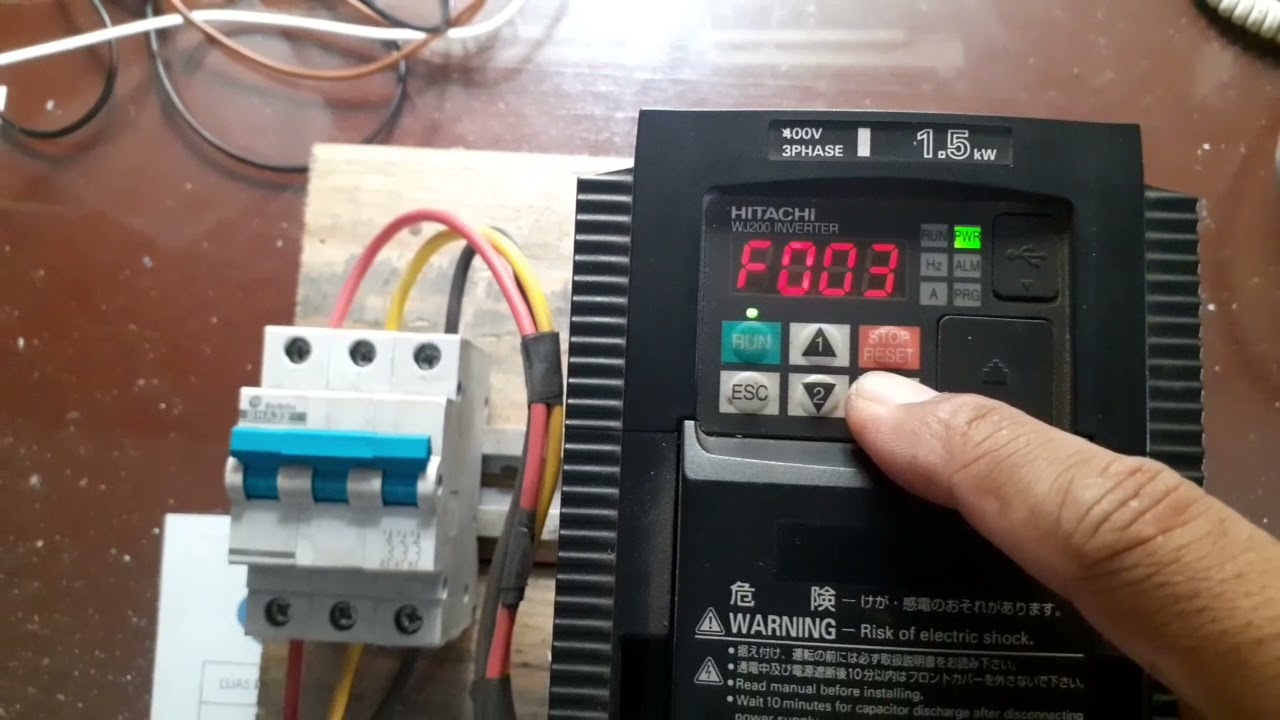cara setting inverter, rubah frekuensi, acceleration dan deceleration. inverter Hitachi 1.5kw