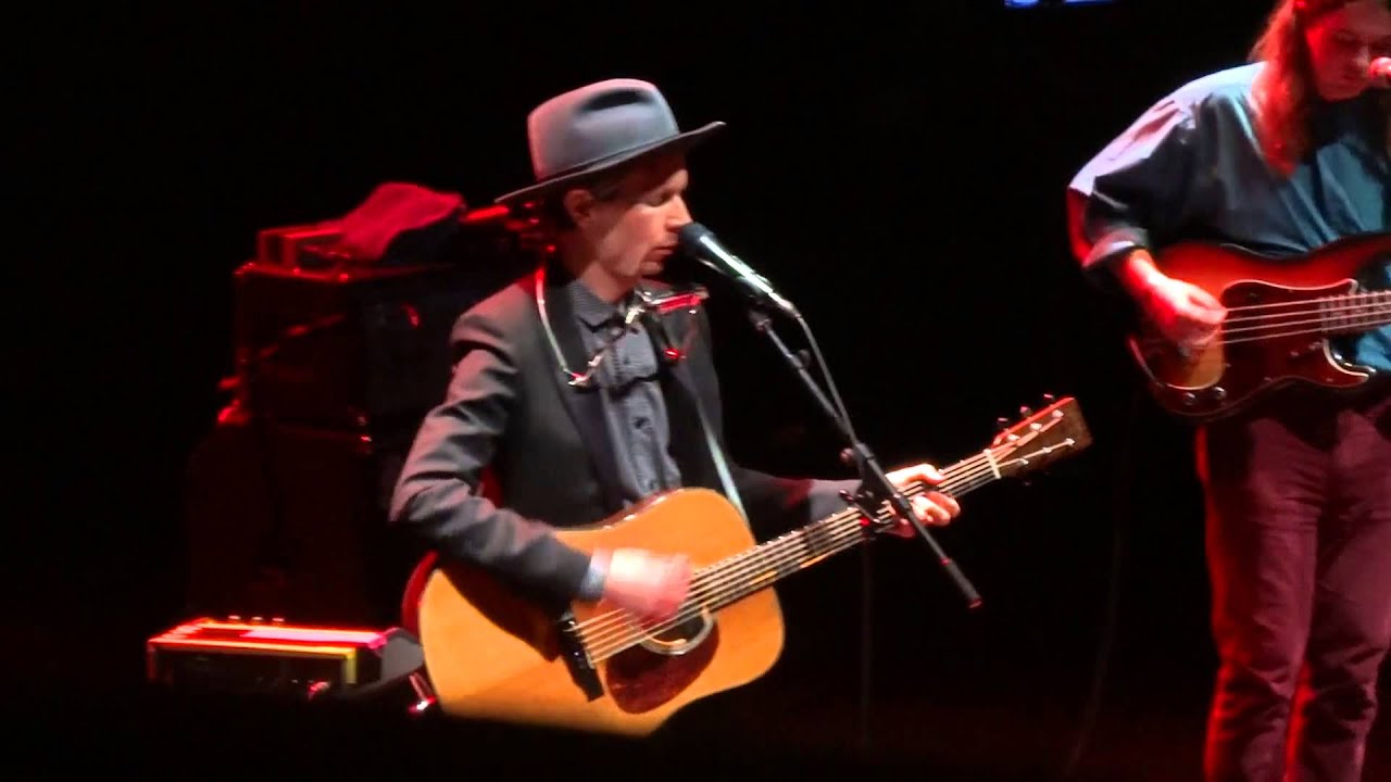 Beck - Everybody's Got To Learn Sometime (HD) Live In Paris 2013