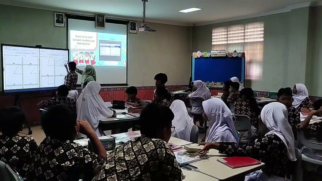 Pemanfaatan Papan Interaktif Digital (PID) Kelas 5 