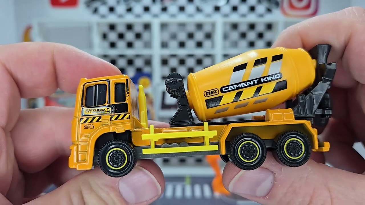 Unboxing: 2025 Matchbox Real Working Rigs - Mix 1