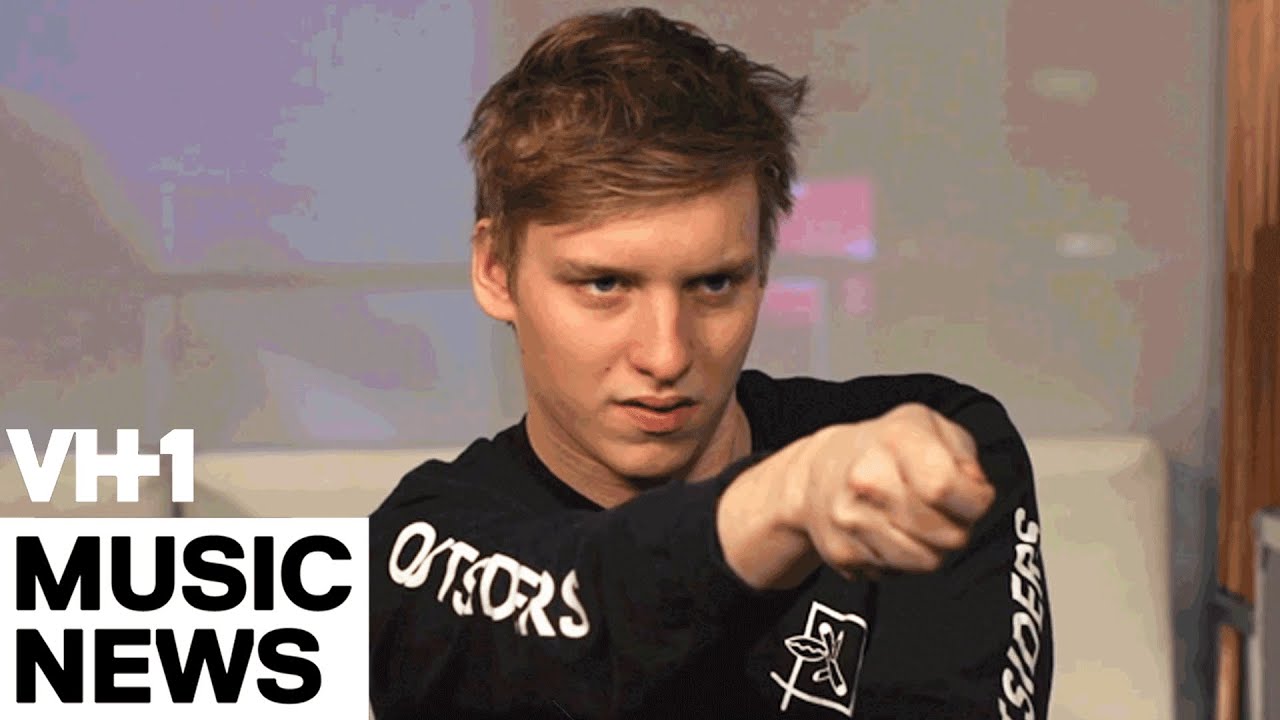 GIF-ing to Know You with George Ezra | VH1