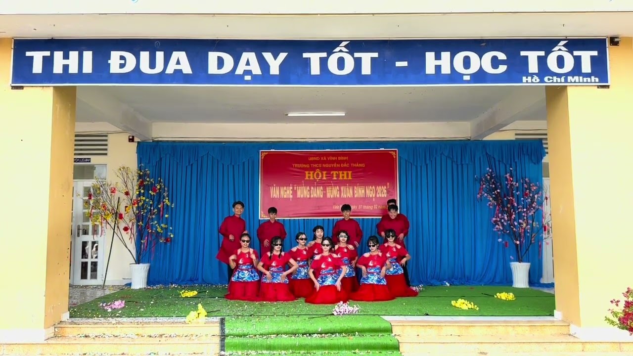 Tiết mục MỪNG ĐẢNG MỪNG XUÂN trình bày lớp 9/1 trường THCS Nguyễn Đắc Thắng