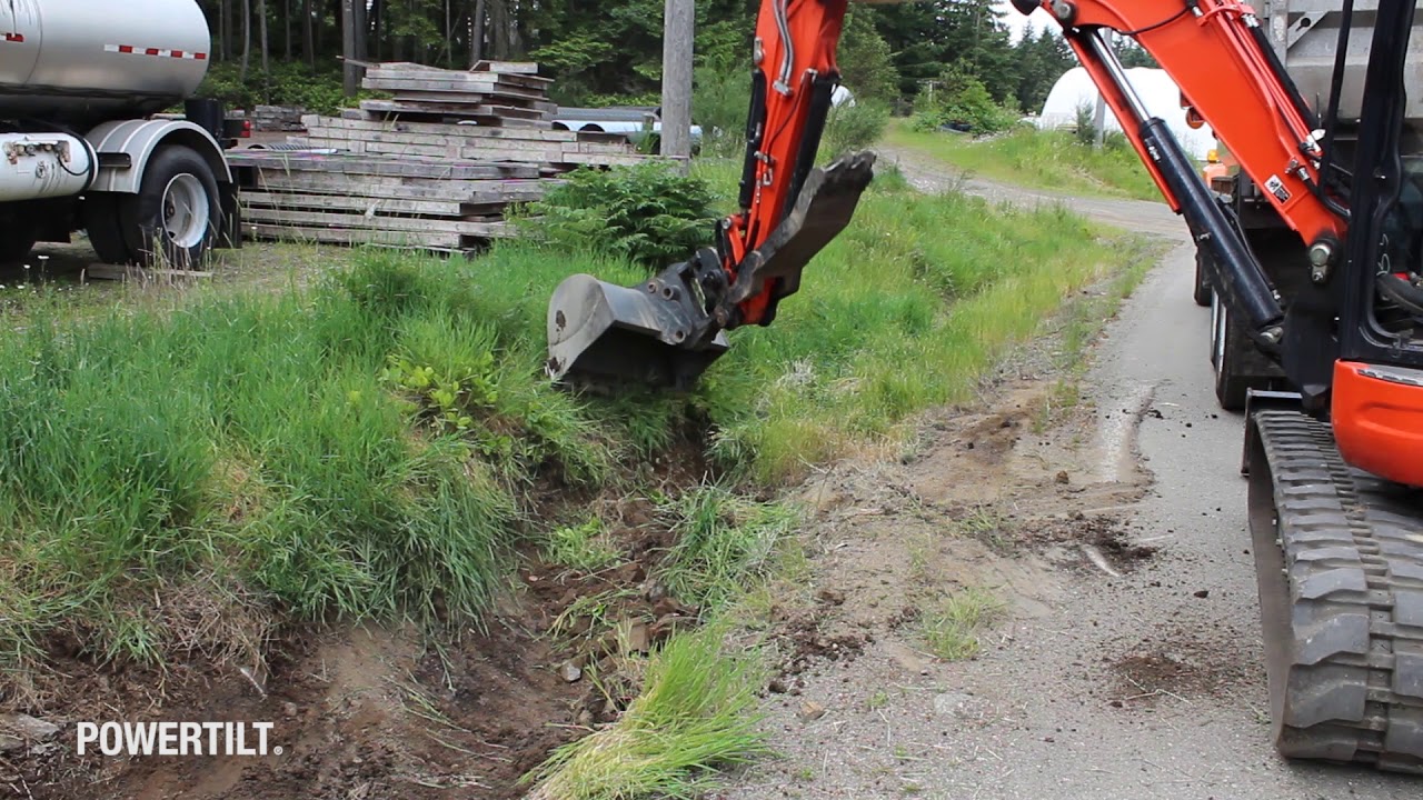 PowerTilt Tilting Coupler Ditch Cleaning | Parker Helac