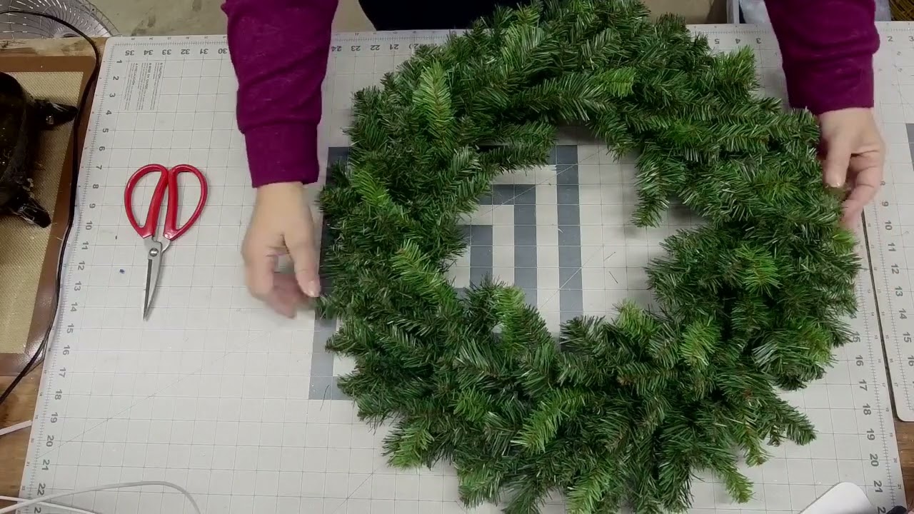How to Make a Red and White Merry Christmas Evergreen Wreath