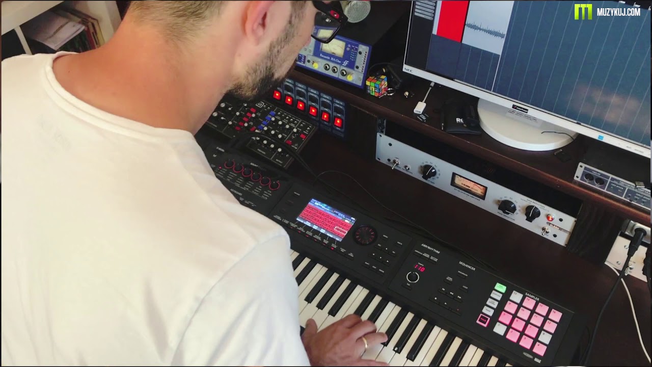 ROLAND FA 06/08  AXIAL SAMPLE funk