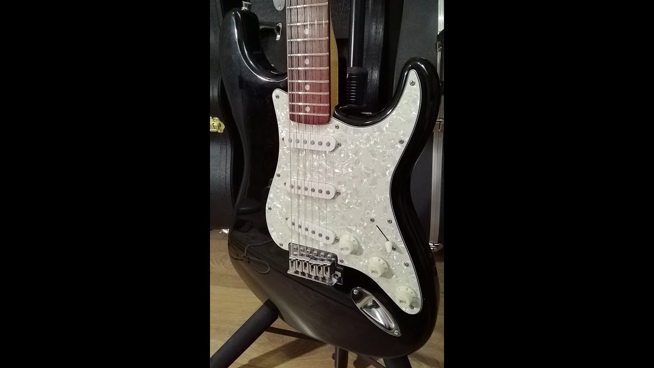 Cheap obscure guitars that don't suck? - Fender Starcaster