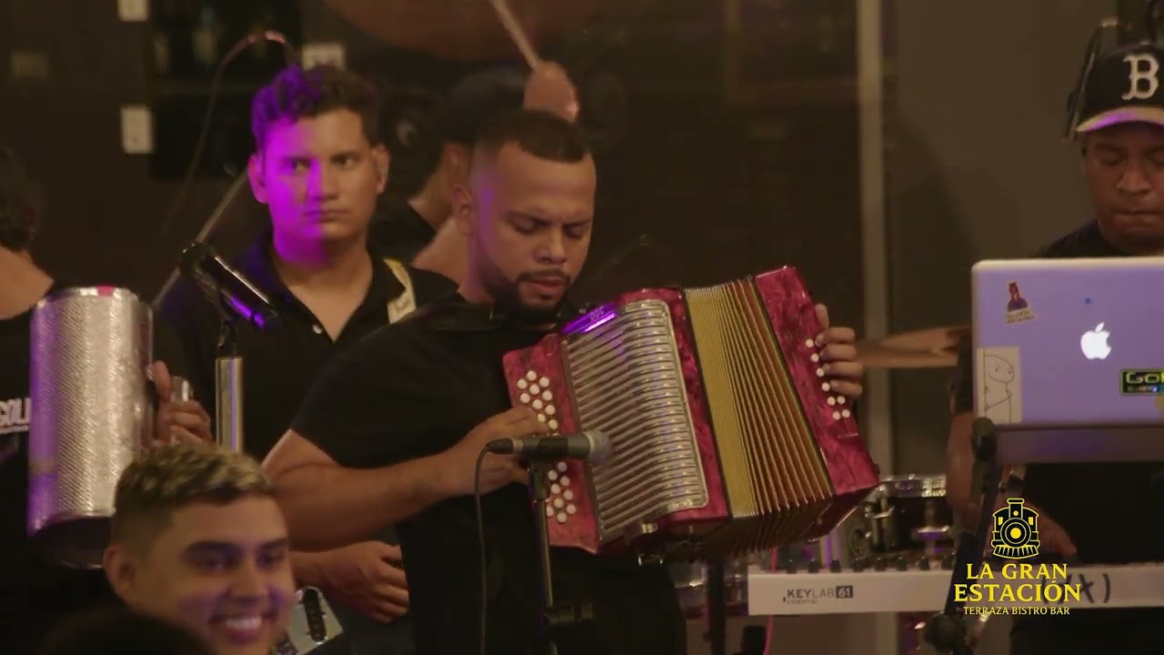Devuelveme todo - Ivan Ballesteros - Concierto de Inauguración LA GRAN ESTACIÓN
