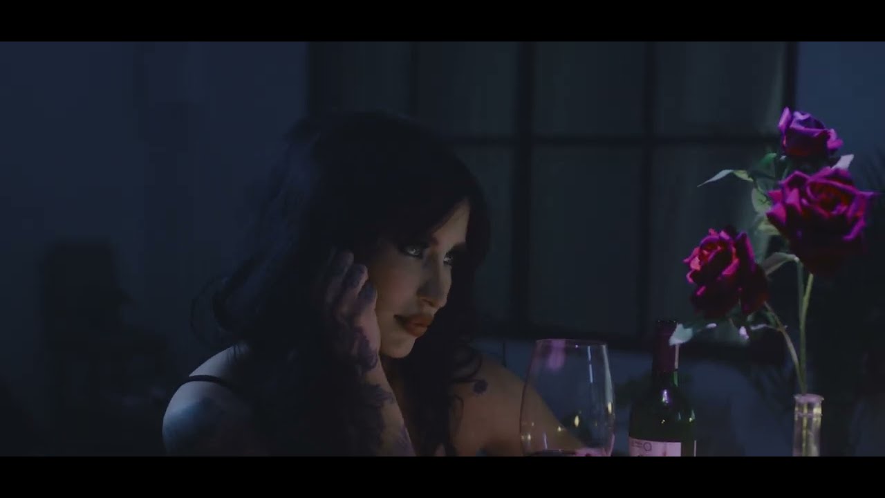 LA GURU - Perra Melanc&oacute;lica (Official Video)