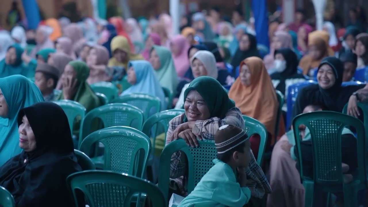 Pengajian Lucu Oleh KH. Fathur Rohman Banyumas. Dalam Rangka Maulid Nabi.M. Darul Hikmah Bagian 1