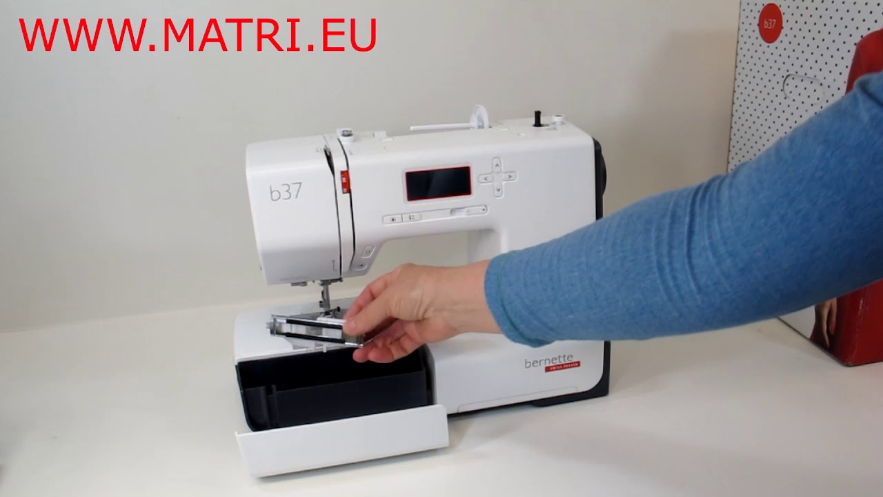 Bernette B37 sewingmachine what's in the box