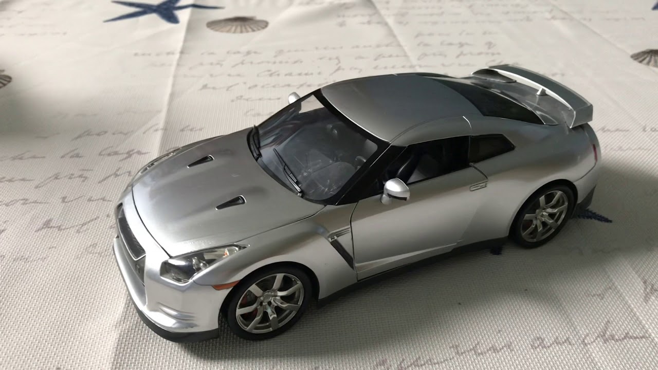 Обзор Nissan GTR R35 2009 года от Jada (масштаб 1/18)