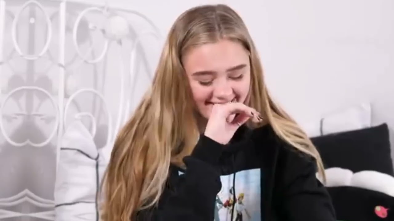 Reacting to my first Audition tapes\\// Lizzy green