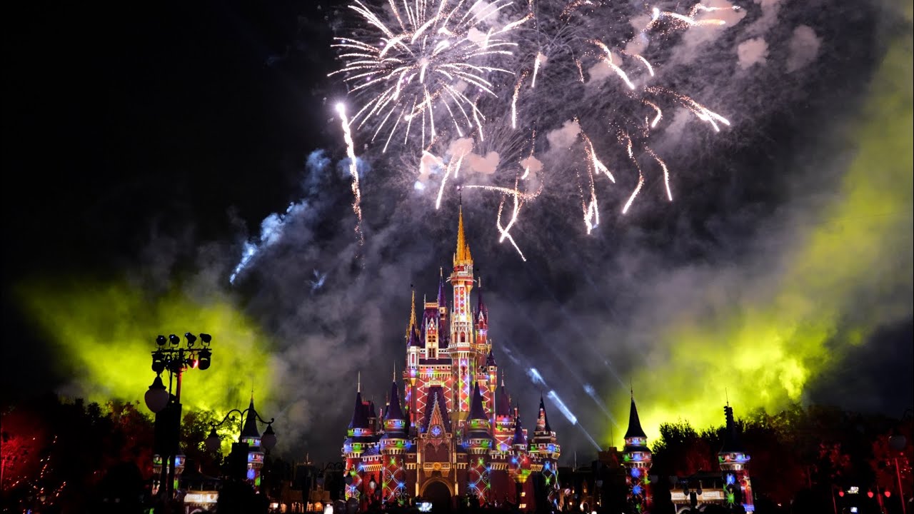 Minnie's Wonderful Christmastime Fireworks at Magic Kingdom 2025 Full Show in 4K | Walt Disney World