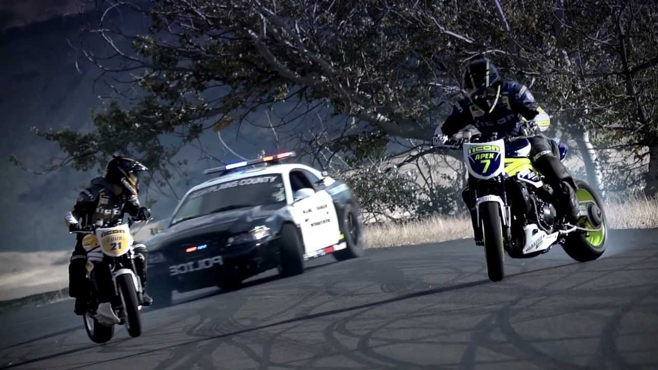 INCREDIBLE!!!!!!!!!!!! Police chase bikes, incredible drifting  HD