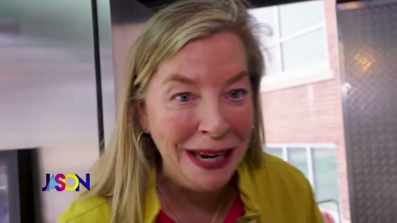 Stephanie Hansen Eats Best Burger in Minneapolis
