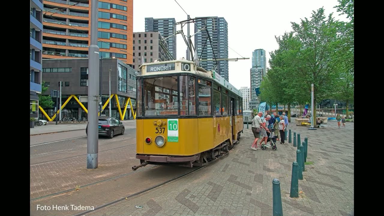 Rotterdams  Openbaar Vervoer Museum: pendeltrams en rondrit Lijn 10