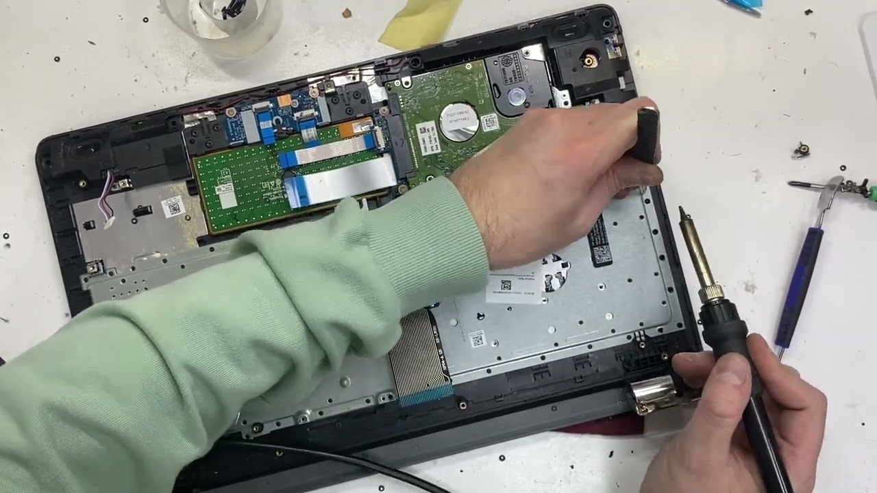 Laptop Gömülü klavye değişimi - Laptop Embedded keyboard replacement