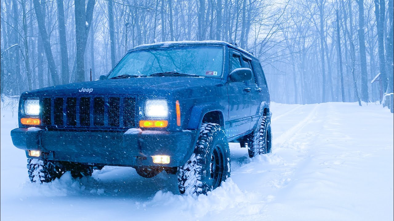 LIFTED Jeep Cherokee XJ vs DANGEROUS Snow Storm!