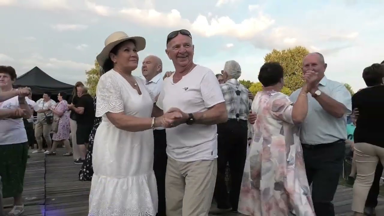 WEŹ MNIE W RAMIONA, UTUL DUSZĘ MĄ - KAPELA STARĘG&Oacute;W NA FESTIWALU ETNOGRAFICZNYM W MIĘTNEM 03 08 2025
