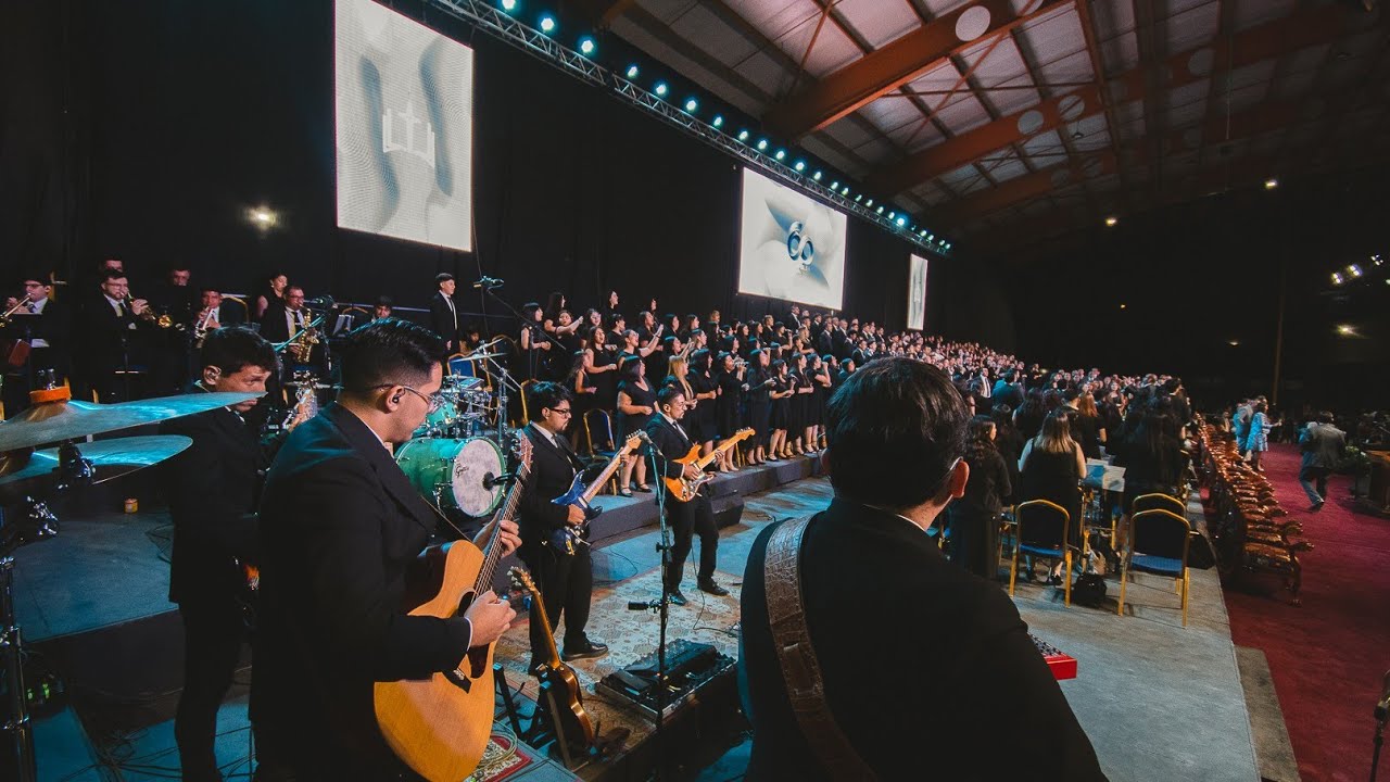 Alabad en el santuario | Coro Nacional Versi&oacute;n en espa&ntilde;ol de Lift Him Up In The Sanctuary - REVERE