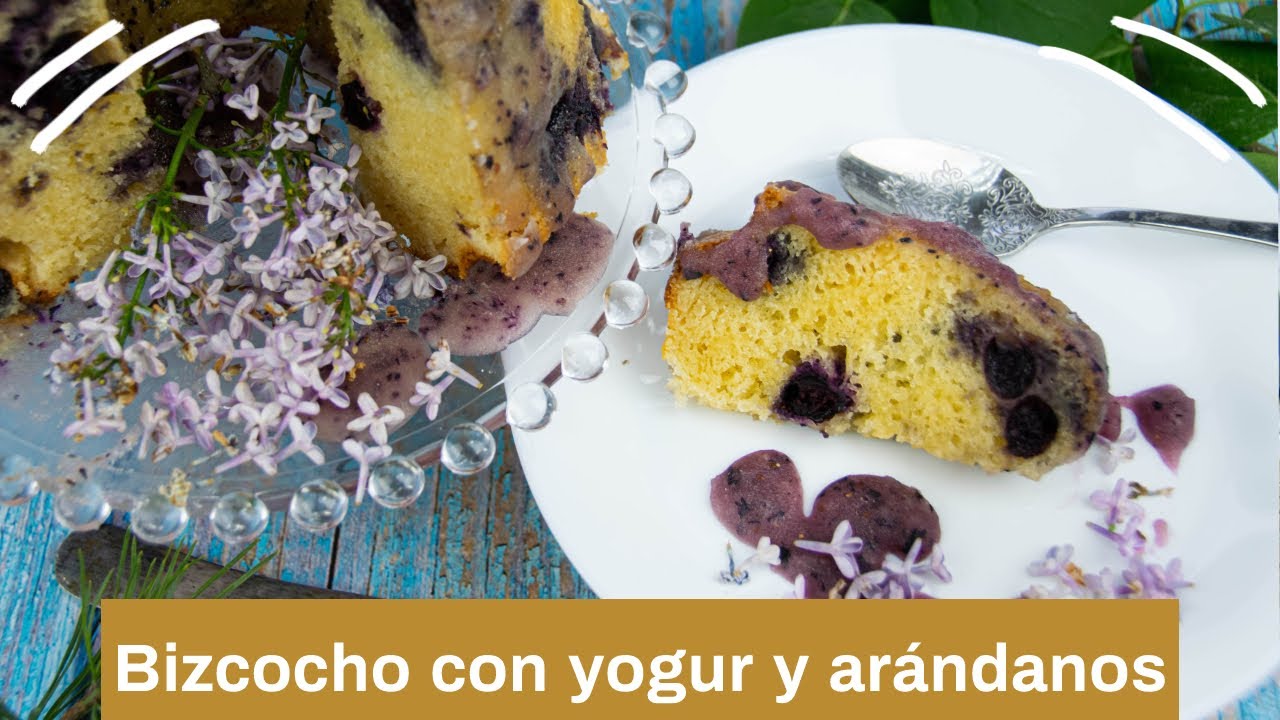 Bizcocho de yogur griego con arándanos