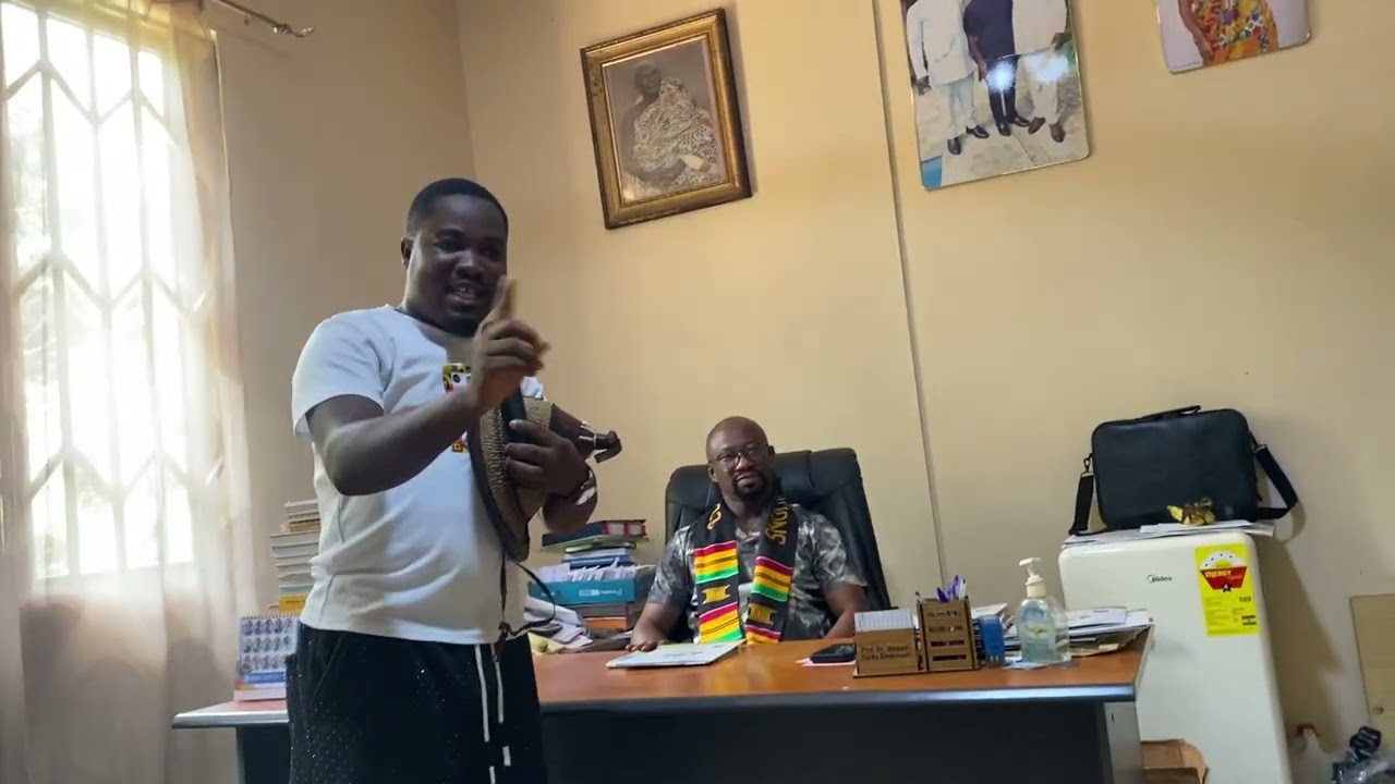 Arathepoet surprised Professor Dr Emmanuel Ampem Darko with a poetry performance on his birthday.