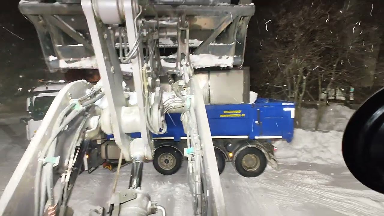 Volvo L90H lumenkuormausta