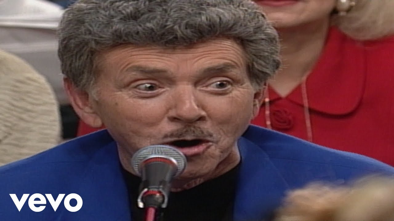 Bill & Gloria Gaither - That Old-Time Preacher Man (Live)