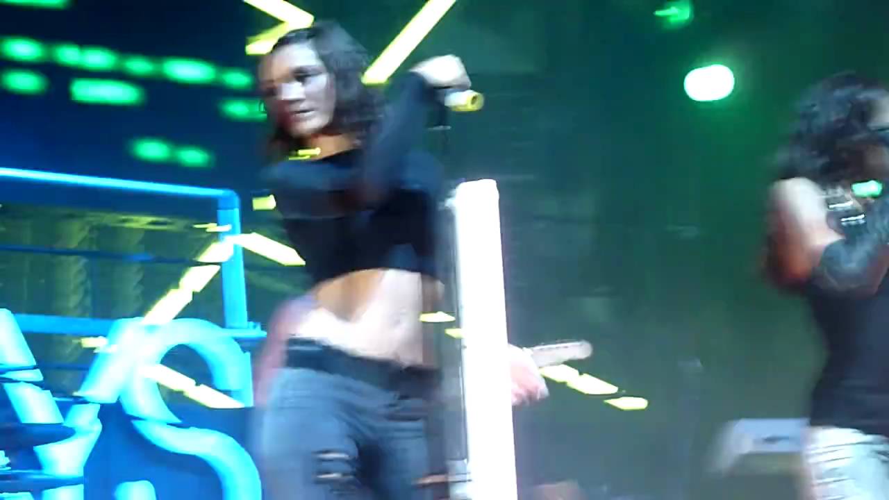 One Shot (HD) - The Saturdays (Live "The Work Tour" 2009, Cardiff)