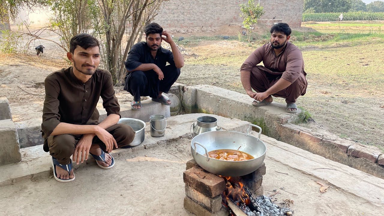 Tasty and spicy chicken biryani recipe in village || Karachi style biryani 
