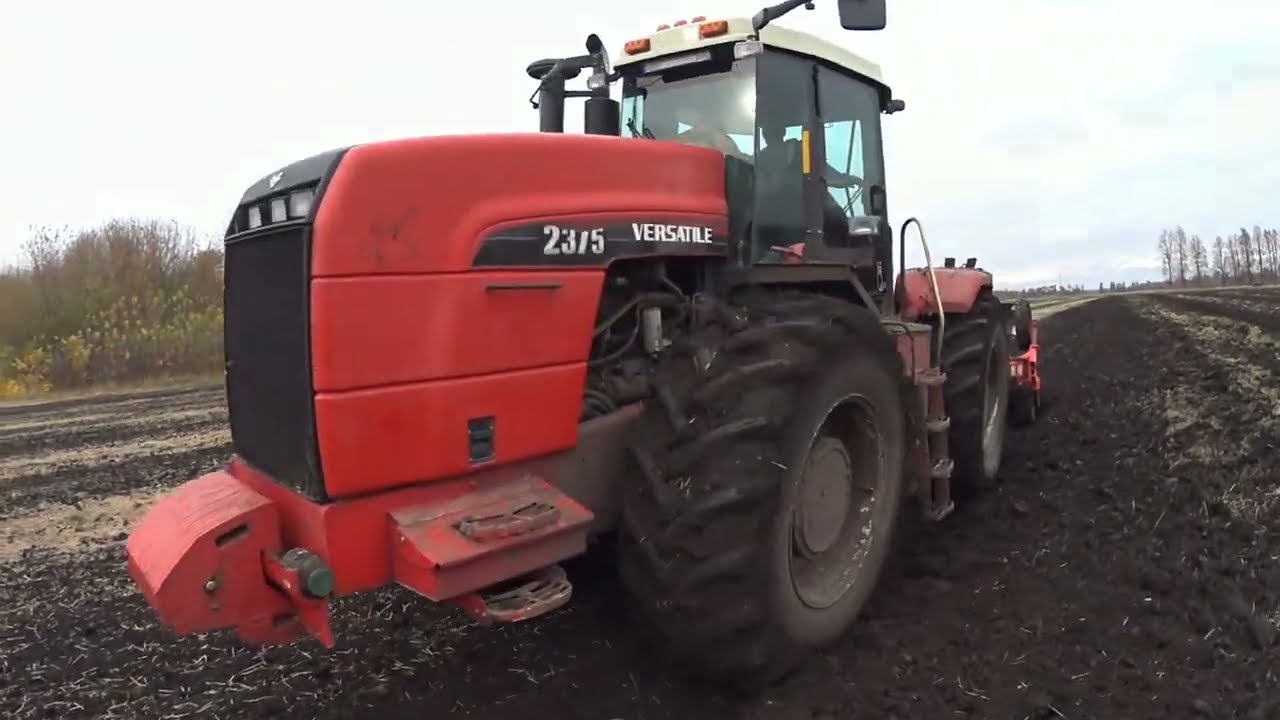 Трактор Buhler Versatile 2375 на пахоте 2023!!!