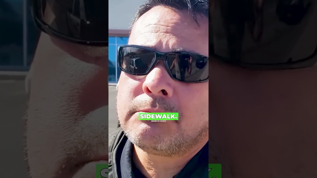 Cop Tries to Intimidate Auditor On Public Sidewalk In Arizona