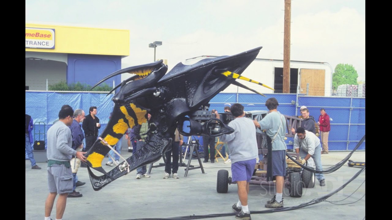 STARSHIP TROOPERS Pt.5 Warrior Animatronics Paint & Verhoeven ADI BTS 20TH