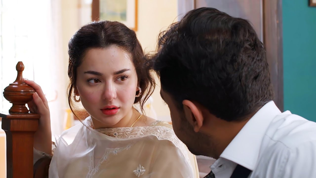 Qareeb Kyun Arahe Hein?🙈😍 | Couple Romantic Moment | Hania Aamir | Mere HumSafar