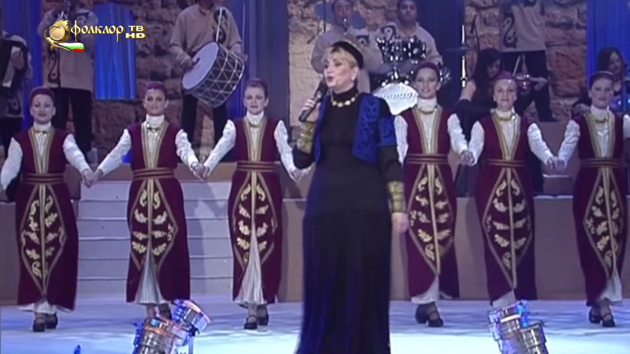 Николина Чакърдъкова - Мома седи на чардак