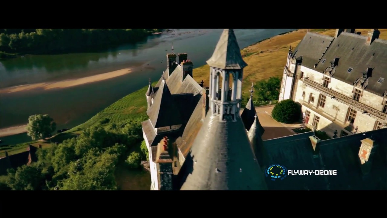 Le château de Chaumont sur Loire filmé par un drone