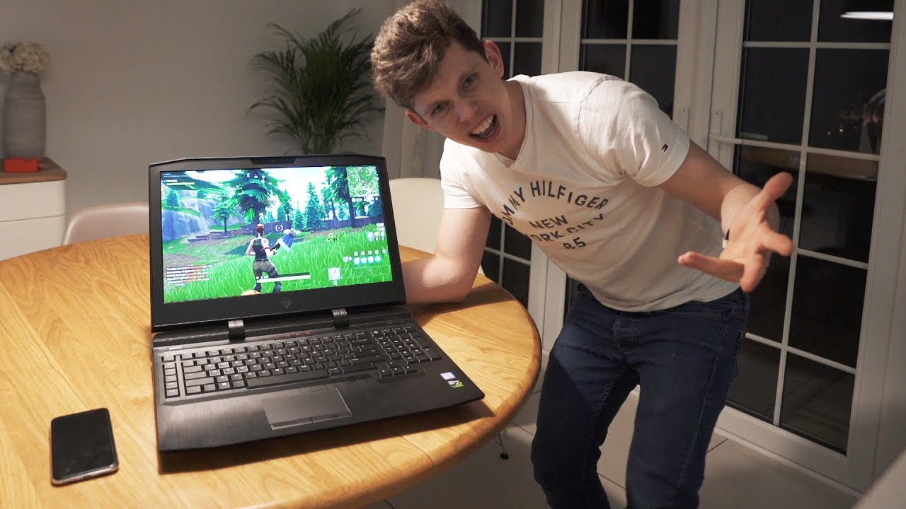 The GAMING PC thats a LAPTOP!?? (Fortnite and PUBG run EASY!)
