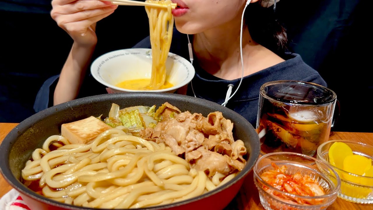 【ASMR咀嚼音】甘辛すき焼き風うどん＆キムチ・沢庵 | Sukiyaki Udon, Kimchi & Pickles Eating Sounds	 (No Talking)