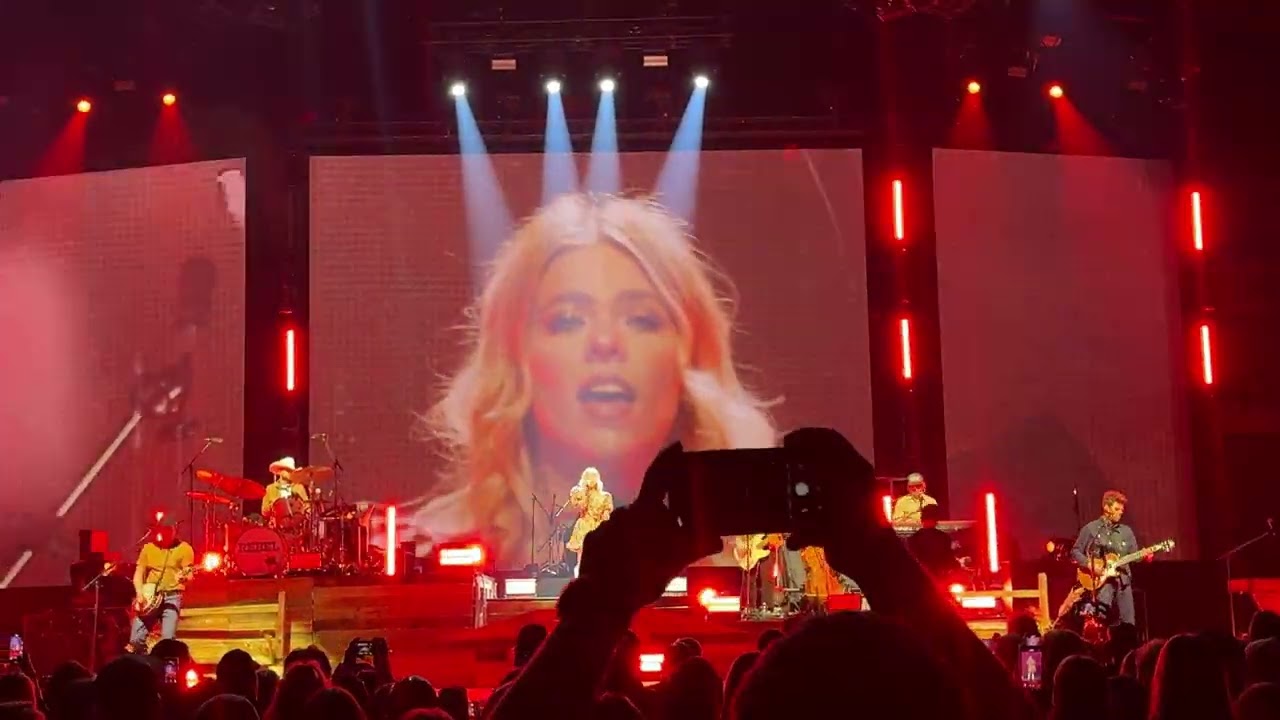 Anne Wilson &ldquo;Rebel&rdquo; at Winterjam in Indianapolis, Indiana on Feb 7, 2025