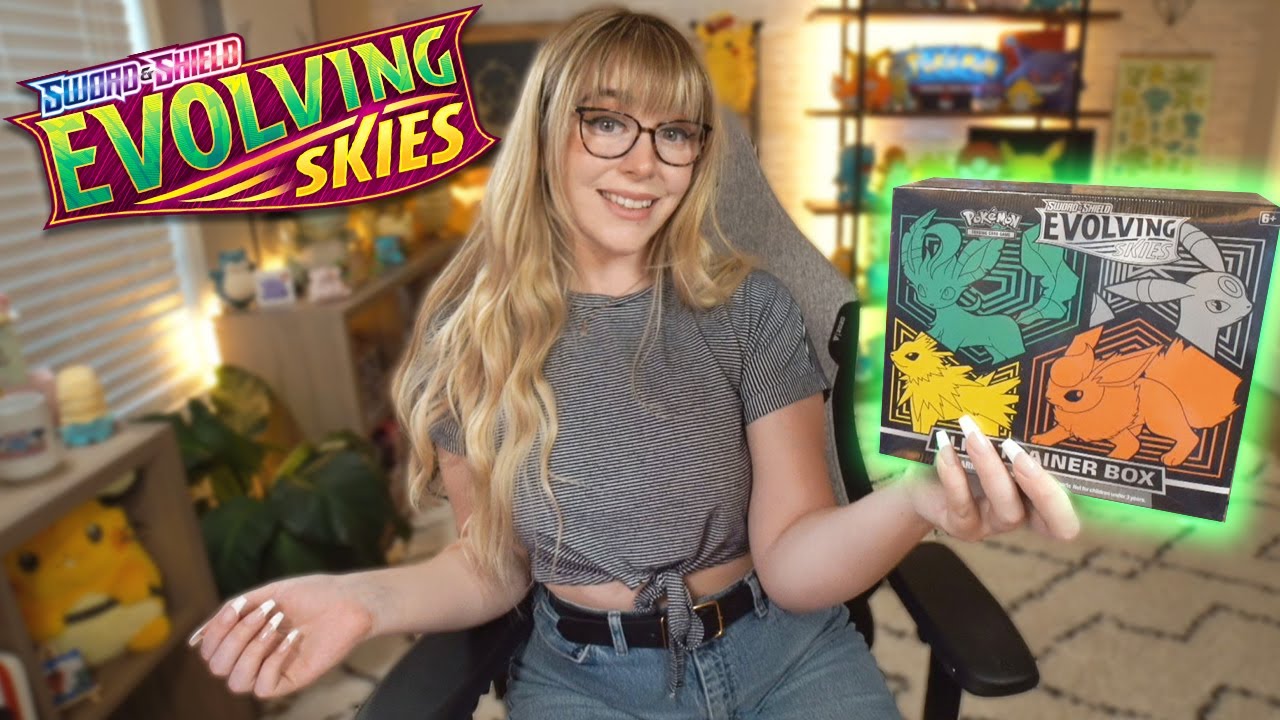 Opening Evolving Skies Pokemon Elite Trainer Box!!