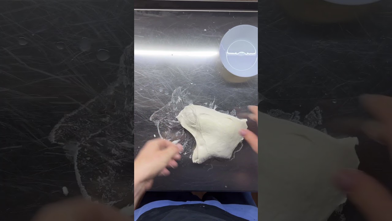 Sticky Dough? Here&rsquo;s How to Fix It FAST! 💪🍕